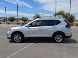 Used 2020 Nissan Rogue SV image 2