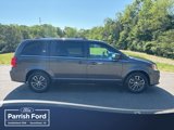Used 2017 Dodge Grand Caravan SXT w/ Driver Convenience Group image 2