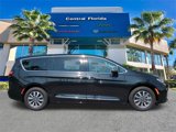 Used 2023 Chrysler Pacifica Limited image 4