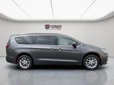 Used 2021 Chrysler Pacifica Touring-L image 2