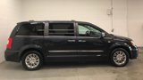 Used 2014 Chrysler Town & Country Touring-L image 4