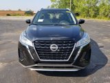 Used 2023 Nissan Kicks SV image 2