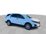 Used 2022 Chevrolet Equinox LT image 2