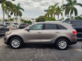Used 2016 Kia Sorento LX w/ LX Convenience Package image 5