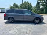 Used 2016 Dodge Grand Caravan SXT image 6