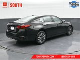 Used 2023 Nissan Altima 2.5 SV image 2