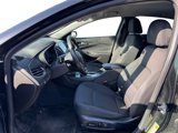 Used 2017 Chevrolet Malibu LT image 3