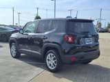 Used 2023 Jeep Renegade Latitude image 2