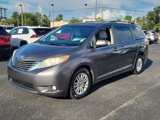 Used 2014 Toyota Sienna L image 2