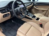 Certified 2025 Porsche Macan image 4