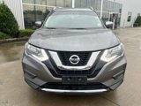Used 2017 Nissan Rogue SV image 2