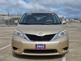 Used 2011 Toyota Sienna LE image 2