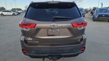 Used 2017 Toyota Highlander Plus image 6