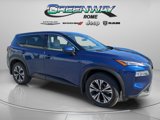 Used 2021 Nissan Rogue SV image 2