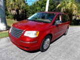 Used 2008 Chrysler Town & Country Limited image 3