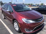 Used 2019 Chrysler Pacifica Limited image 2