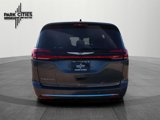 Used 2023 Chrysler Pacifica Touring-L image 4