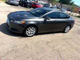 Used 2015 Ford Fusion SE image 4
