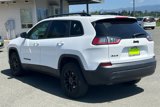 Used 2023 Jeep Cherokee Altitude Lux image 3