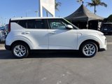 Certified 2022 Kia Soul LX w/ Technology Package image 2