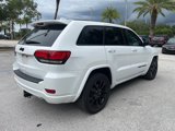 Used 2018 Jeep Grand Cherokee Altitude image 3