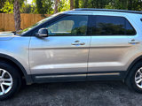 Used 2017 Ford Explorer XLT w/ Equipment Group 202A image 6