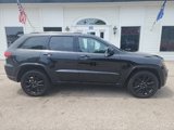 Used 2021 Jeep Grand Cherokee Laredo image 3