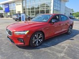 Used 2019 Volvo S60 T6 R-Design image 3