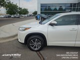 Used 2018 Toyota Highlander XLE image 2