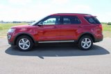 Used 2017 Ford Explorer XLT image 4