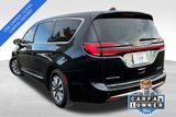 Certified 2022 Chrysler Pacifica Limited image 4