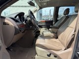 Used 2014 Chrysler Town & Country Touring w/ Driver Convenience Group image 5