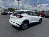 Used 2021 Nissan Kicks SV image 3