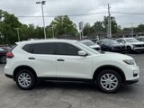 Used 2017 Nissan Rogue S image 2
