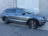 Used 2021 Volkswagen Tiguan SE w/ Panoramic Sunroof Package image 3