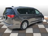 Used 2019 Chrysler Pacifica Touring-L image 4