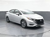 Used 2023 Nissan Versa SV image 2
