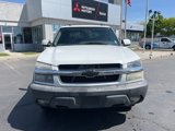 Used 2005 Chevrolet Avalanche Z71 w/ Sun And Sound Package image 2