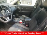 Used 2017 Nissan Rogue SL w/ SL Premium Package image 4