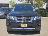 Used 2020 Nissan Pathfinder Platinum image 2