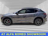 Used 2022 Alfa Romeo Stelvio Veloce image 2