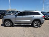 Used 2018 Jeep Grand Cherokee Laredo image 2