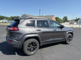 Used 2017 Jeep Cherokee Trailhawk image 3