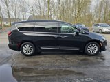 Used 2018 Chrysler Pacifica Touring-L image 4