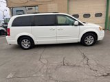 Used 2008 Chrysler Town & Country Touring image 2