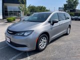 Used 2017 Chrysler Pacifica Touring image 2