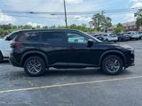 Used 2023 Nissan Rogue S image 2
