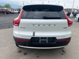 Used 2025 Volvo XC40 B5 Plus image 4