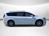Used 2017 Chrysler Pacifica Touring-L w/ Tire & Wheel Group image 2