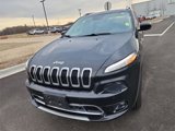 Used 2016 Jeep Cherokee Overland w/ Technology Group image 4